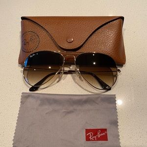Ray Ban Large Aviator Gold Metal Sunglasses
